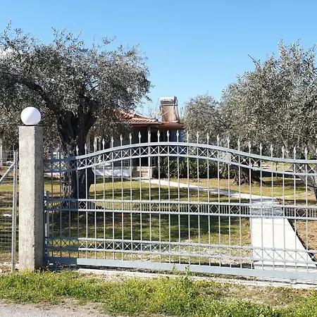Holiday home Annashousethassos *